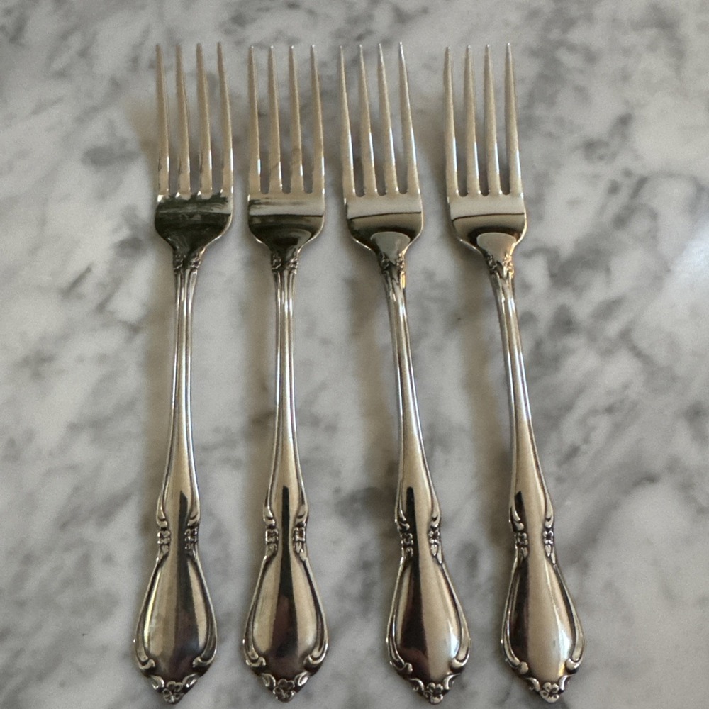 Oneida Chateau Fine Flatware Dinner Forks, Set of 4, 18/10 Stainless Steel